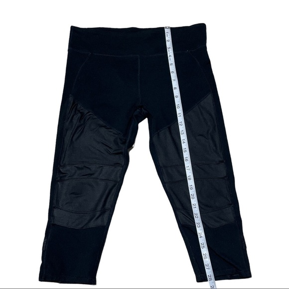Fabletics Black Cropped Leggings Size L - Picture 5 of 8